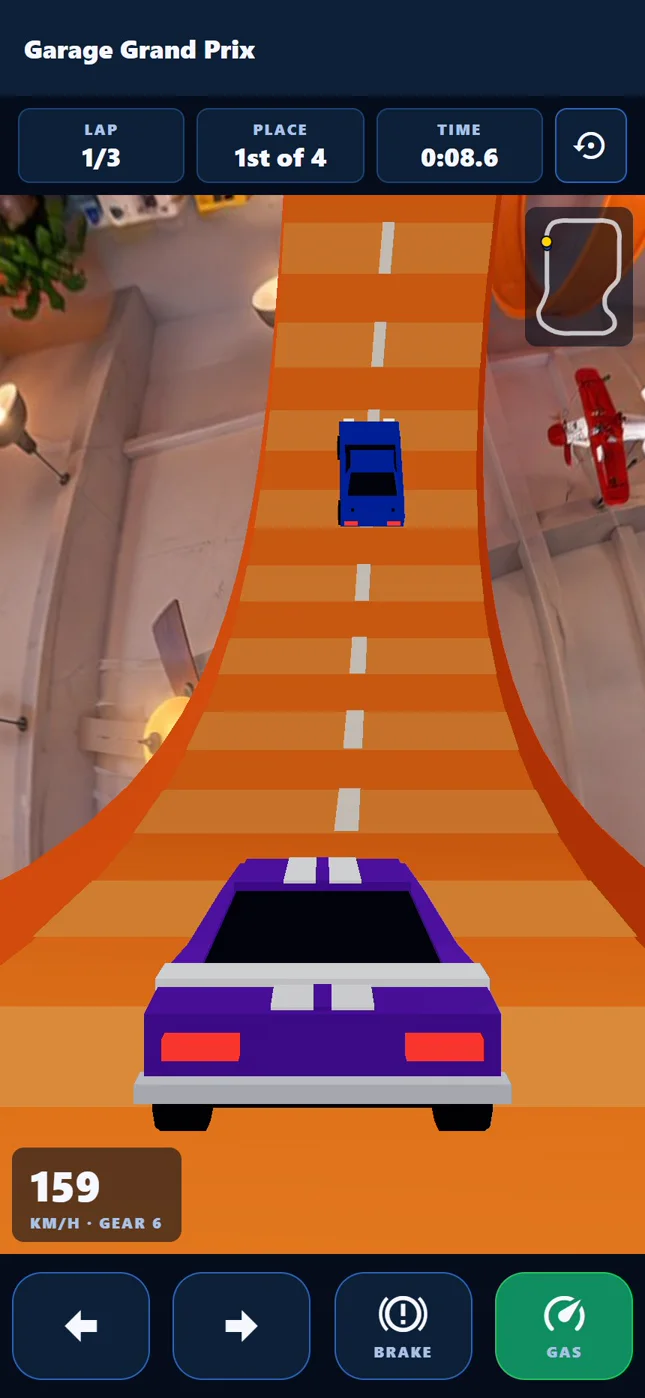 Race game: a purple muscle car heading into an orange loop-the-loop